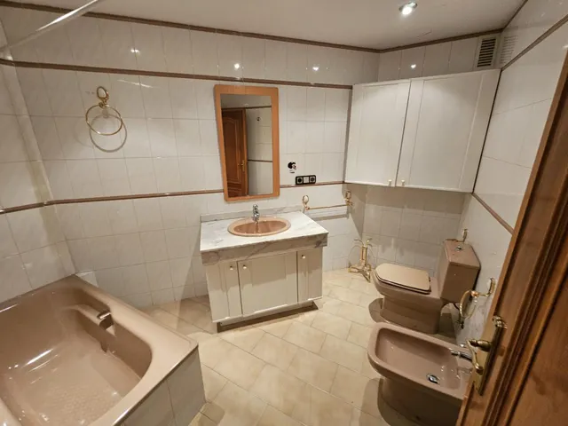 Exclusividad, amplitud y confort en el centro de Salamanca, 3 amplios dormitorios y plaza de garaje cerrada — 29