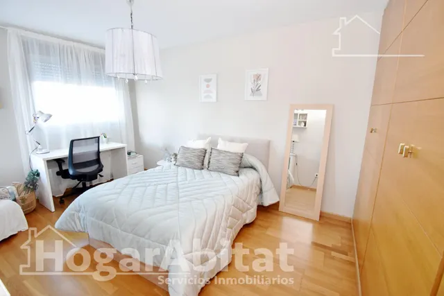 PRECIOSO ADOSADO PAREADO CON PISCINA, 3 TERRAZAS Y BARBACOA  JUNTO AL PUERTO — 22
