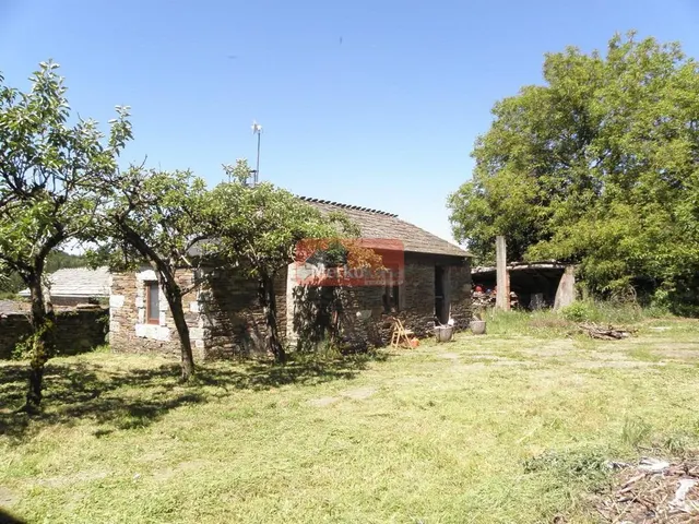 SE VENDE CASA DE PIEDRA SEMI-REFORMADA  CON FINCA CERRADA CERCA DE BÓVEDA — 18