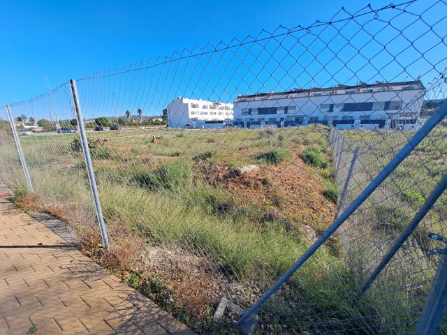 Se vende parcela en terreno urbanizable de 400 m2 en Carcaix - foto 2