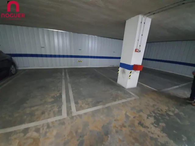 SE VENDE AMPLIA PLAZA DE APARCAMIENTO EN ZONA RESIDENCIAL — 2