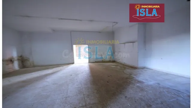 A la venta, en Limpias, dos Locales Comerciales y Nave