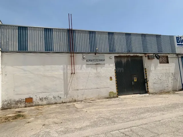 SE VENDE NAVE INDUSTRIAL EN SANT VICENÇ DE CASTELLET - foto 2