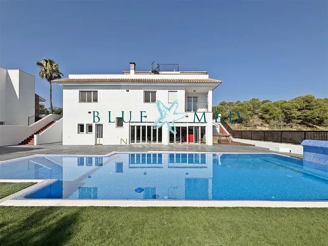 ESPECTACULAR CHALET INDEPENDIENTE EN URBANIZACIÓN LA CHARCA, - foto 3