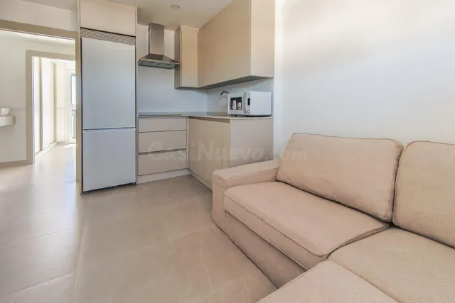 APARTAMENTO CON VISTAS AL MAR, ORIENTACIÓN SUR Y REFORMA DE ALTA CALIDAD — 5