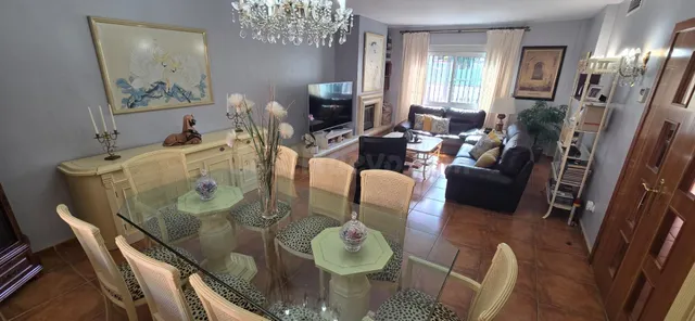 Espectacular Casa en el Centro de Fuengirola a sólo escasos  - foto 2