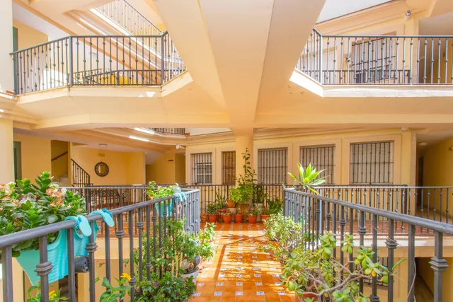 SE VENDE PISO EN ZONA CENTRO — 18