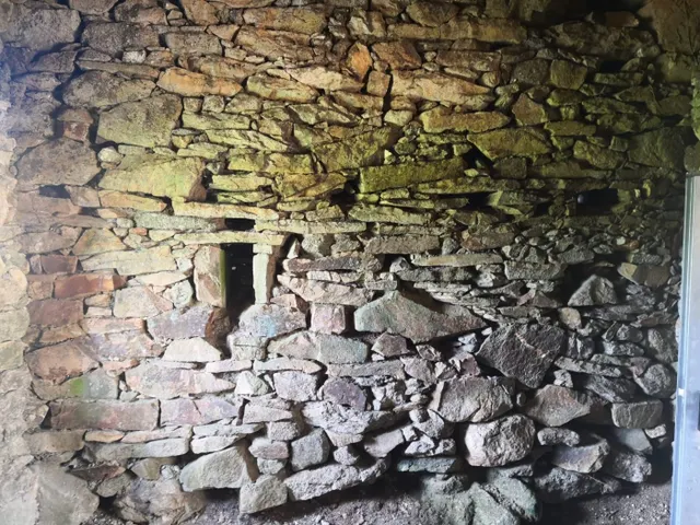 Conjunto de viviendas semirestauradas en Baio — 46
