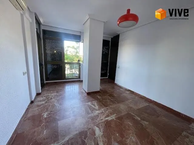 Alquiler de piso frente a plaza de armas, en Sevilla — 8