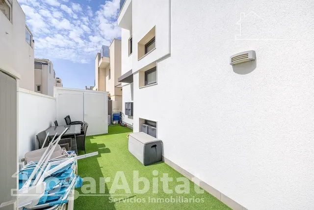 ¡EXTRAORDINARIO CHALET! AMPLIO Y SEMINUEVO CON PISCINA PRIVADA Y TRES TERRAZAS — 32