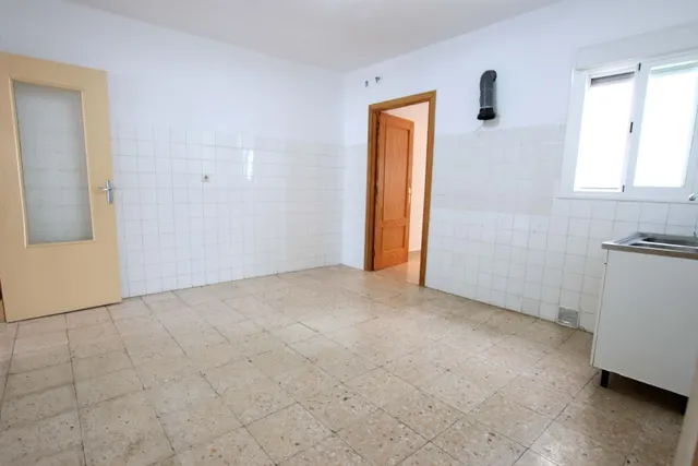 Casa con cochera en Valdelacalzada — 6