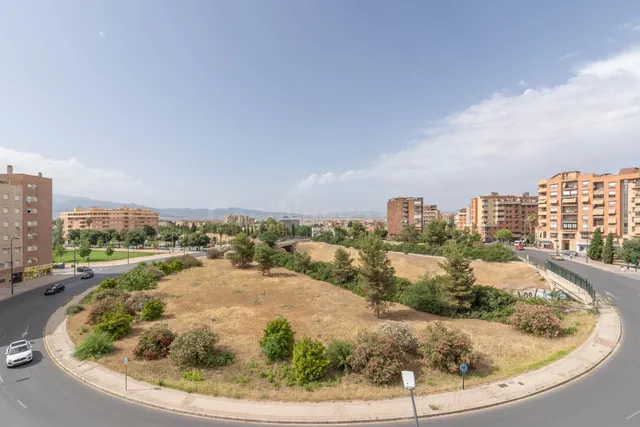 ESPECTACULAR VIVIENDA CON VISTAS DE TODO. ROTONDA EUROPA. - foto 3