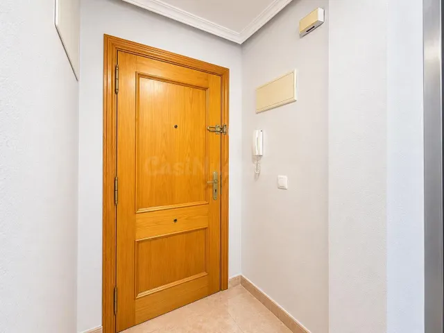 Apartamento en venta con inquilina y rentabilidad desde el primer día en la zona El Molino – Torrevieja — 2