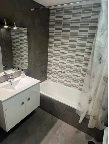 Alquiler de excelente vivienda zona centro de Alicante de 4 dormitorios — 19