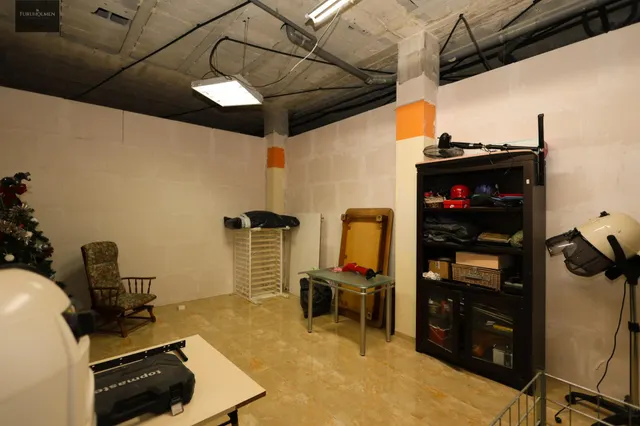 Local comercial en venta – opción conjunta o por separado — 27