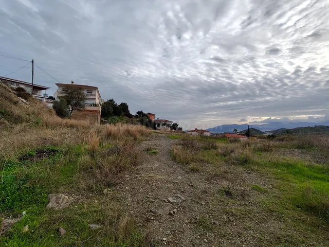 Oportunidad Única: Parcela Urbanizable de 2042m2 en Junta de - foto 3