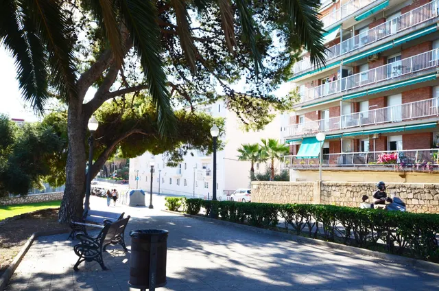 Piso reformado con terraza y vistas al mar junto a la estación de tren de Tarragona — 40