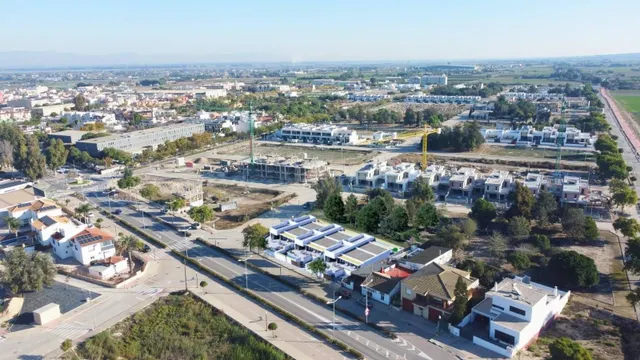 Casas adosadas de nueva construcción estilo Ibiza en Dolores - foto 2