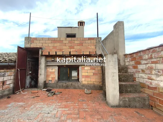 CASA PARA REFORMAR A LA VENTA EN PALOMAR. — 3