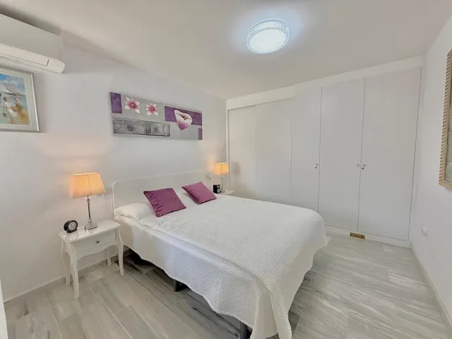 Apartamento de 2 dormitorios con terraza, piscina y garaje privado en las rampas, Fuengirola — 20