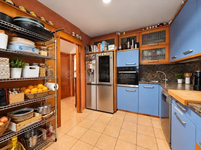 Casa con jardín y piscina en Premià de Dalt - foto 5