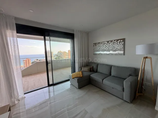 Apartamento de 2 dormitorios y 2 baños en Benidorm Beach