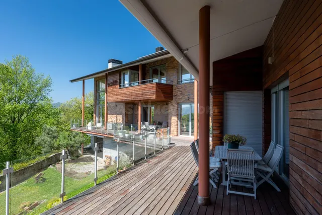Villa bifamiliar en Paseo Oriamendi - B — 24