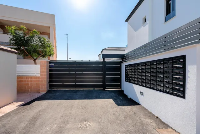 ADOSADO CON TERRAZA PRIVADA, PISCINA Y JARDÍN EN GRAN ALACANT!! — 27