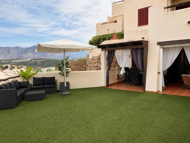 PLANTA BAJA CON JARDÍN PRIVADO, GRAN TERRAZA Y SENSACIÓN DE  - foto 2