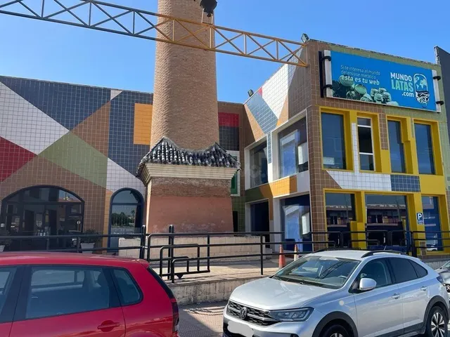 Nave en el Polígono Industrial La Polvorista. Molina de Segu