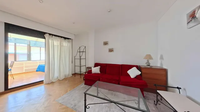 Ático con terraza acristalada y gran potencial en Tetuán — 18