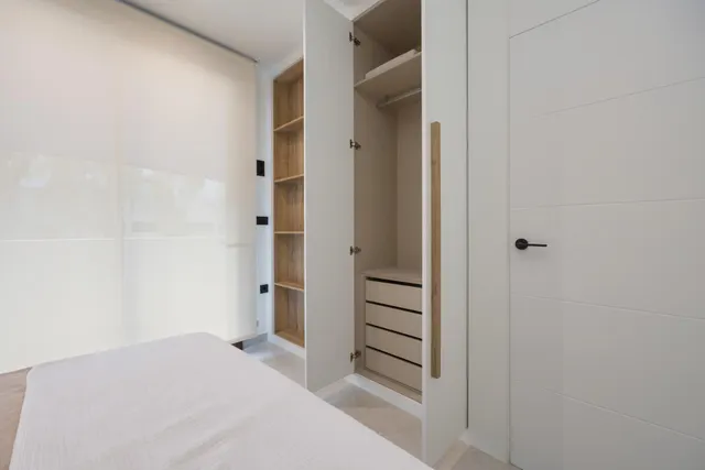 Apartamentos de nueva construcción modernos cerca de la playa y del puerto deportivo en Guardamar del Segura — 25