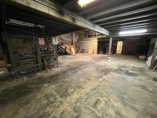 Nave industrial a la venta en Hostafrancs, Sabadell!