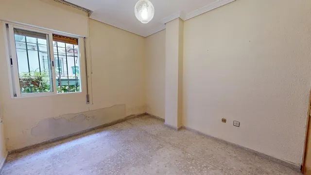 Magnifica vivienda situada en plena judería, con tres dormitorios, baño y cocina con acceso a un ámplio patio! — 19