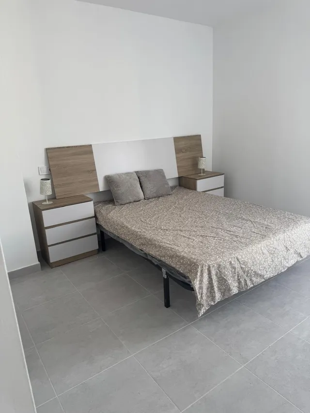 PISO EN VENTA DE 4 DORMITORIOS Y 2 BAÑOS — 17