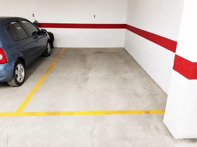 ¡OLVÍDATE DE DAR VUELTAS BUSCANDO APARCAMIENTO! - foto 4