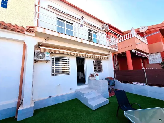Moderna Vivienda con Terraza y Ubicación Privilegiada en Los - foto 2