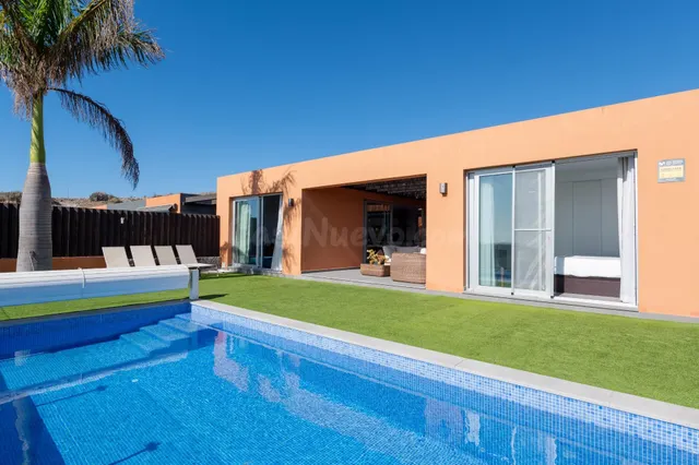 Casa con piscina y preciosas vistas al golf en Salobre Golf