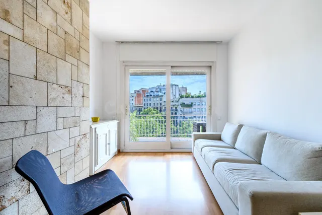 PISO ALTO CON BALCÓN/TERRAZA Y TRES PIEZAS EXTERIORES EN EL EIXAMPLE — 5