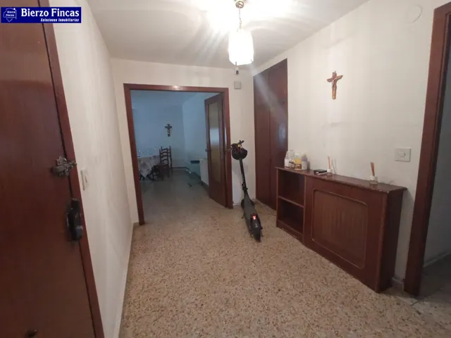 SE VENDE AMPLIO PISO EN PONFERRADA — 29