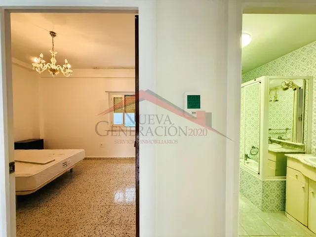 PISO AMPLIO Y LUMINOSO — 23