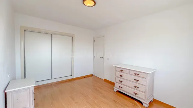 Piso reformado con espectaculares vistas al mar en San Pedro Alcántara, Marbella — 15