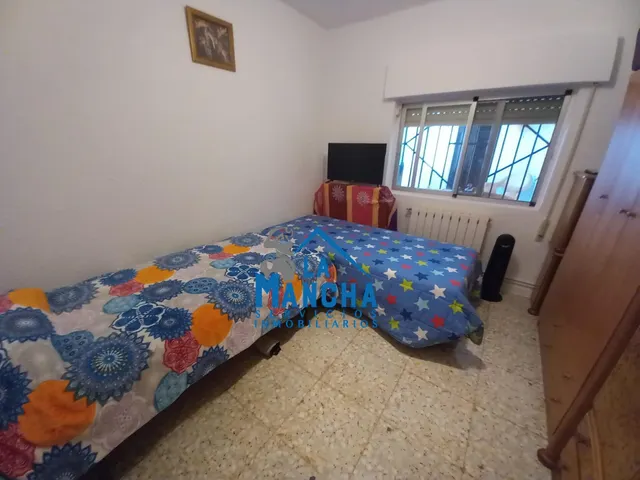 *250.000€*. inmobiliaria la mancha vende parcela urbana en urbanización riachuelos (Albacete). — 20