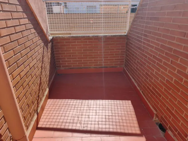 EXCELENTE ATICO MUY REFORMADO EN BARRIO SAN CRISPIN — 16