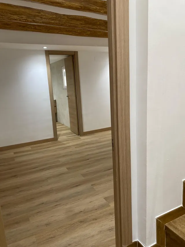 Exclusiva casa de pueblo completamente rehabilitada con piscina interior, terraza y parking en el centro de el Vendrell — 19