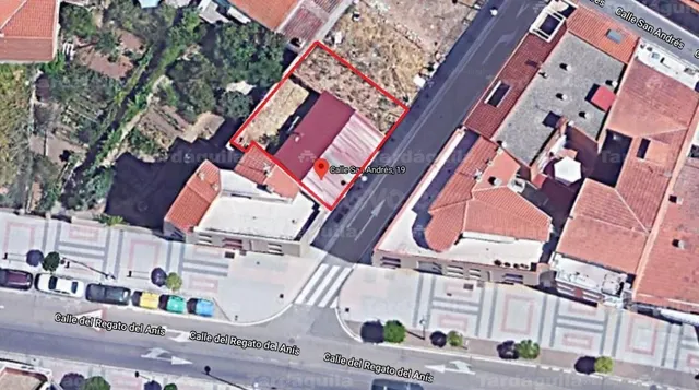 SOLAR  EN VENTA JUNTO AVDA. SALAMANCA — 2