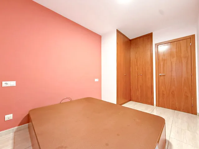 Piso de 2 dormitorios con ascensor en Figueres — 39