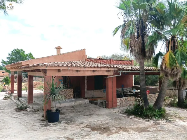 FINCA RÚSTICA CON VIVIENDA Y PISCINA - foto 2