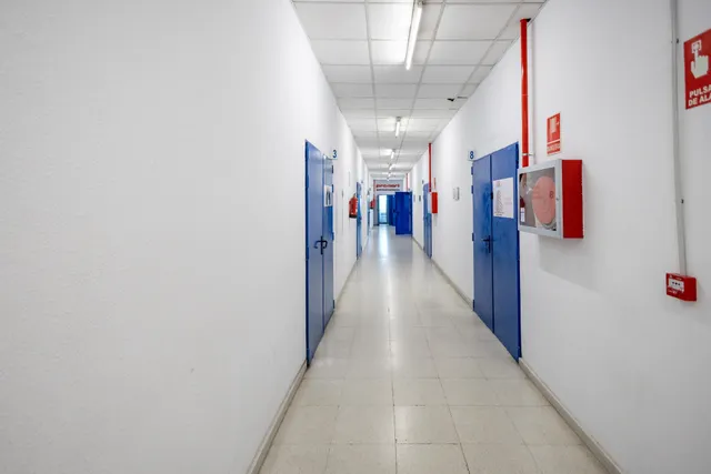 Oficina en venta en Avenida de la Albufera 323, Madrid — 28