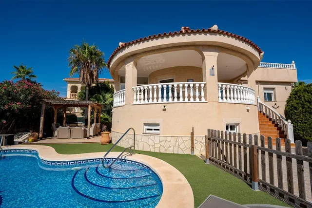 Villa unifamiliar de 5 dormitorios en Ciudad Quesada - foto 5